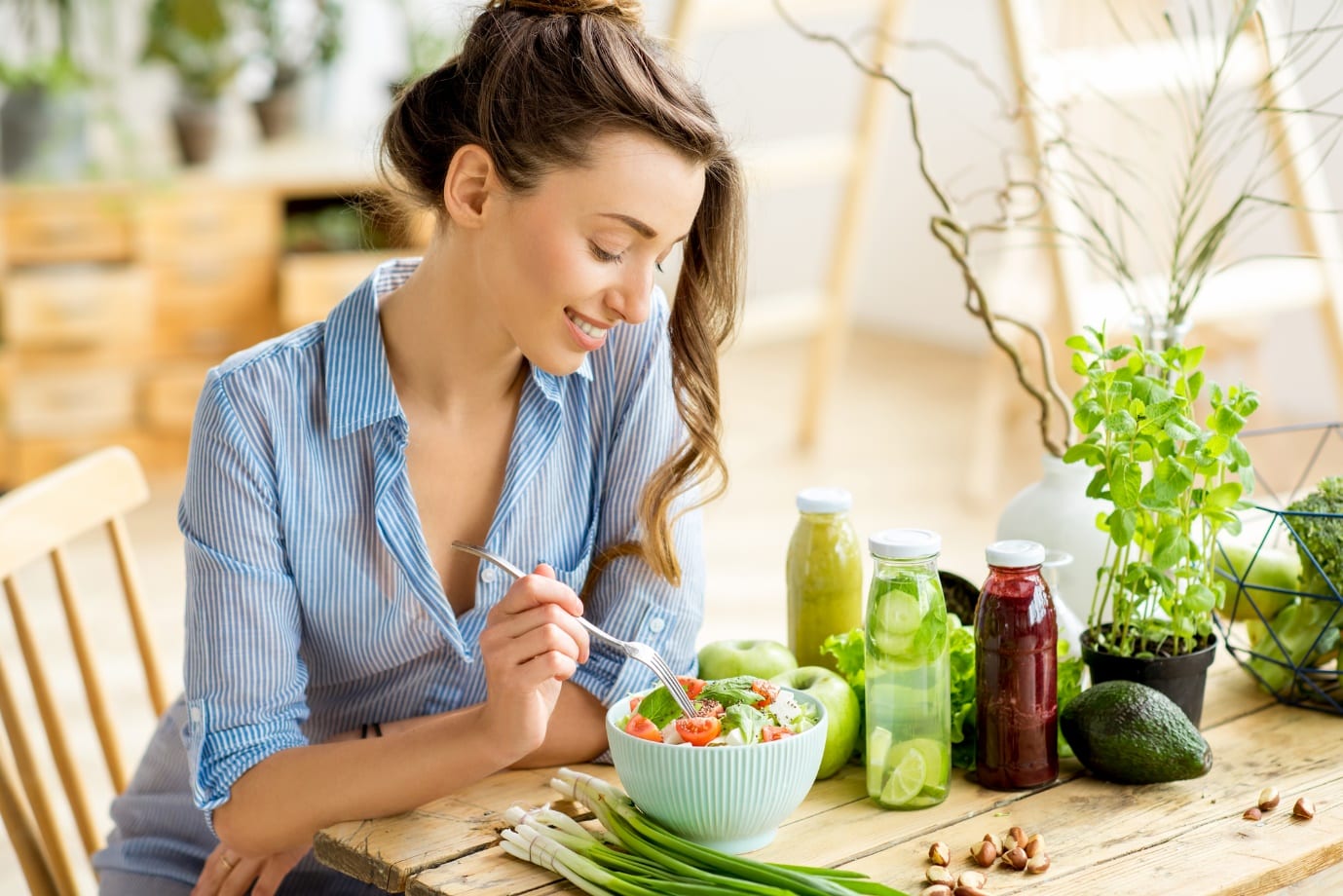 women eating healthy food